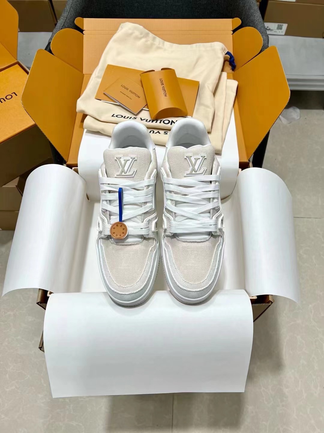 Men's shoes