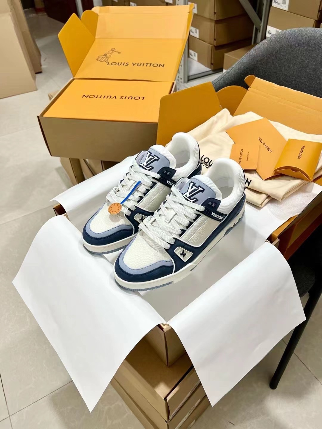 Men's shoes