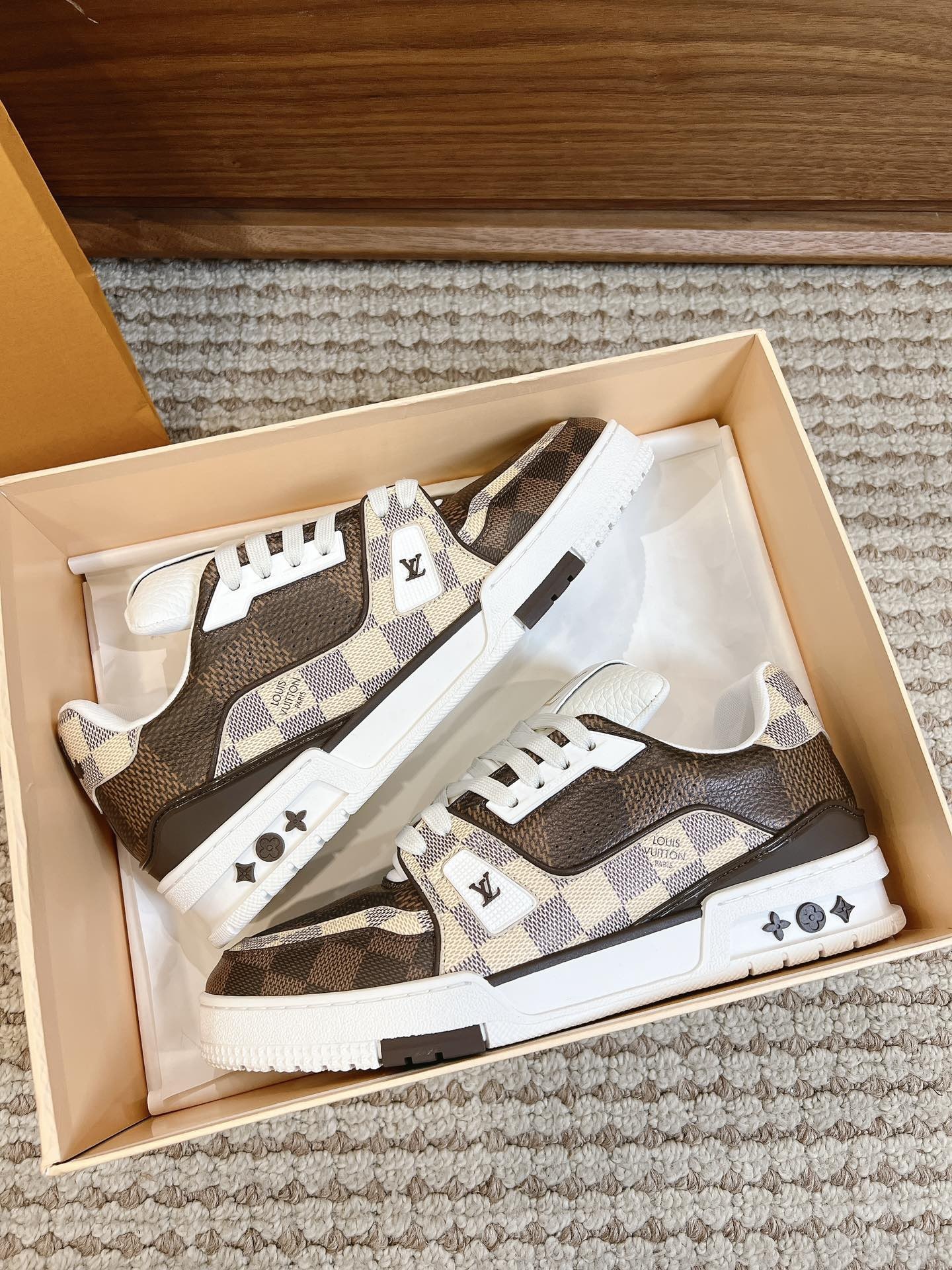Men's shoes