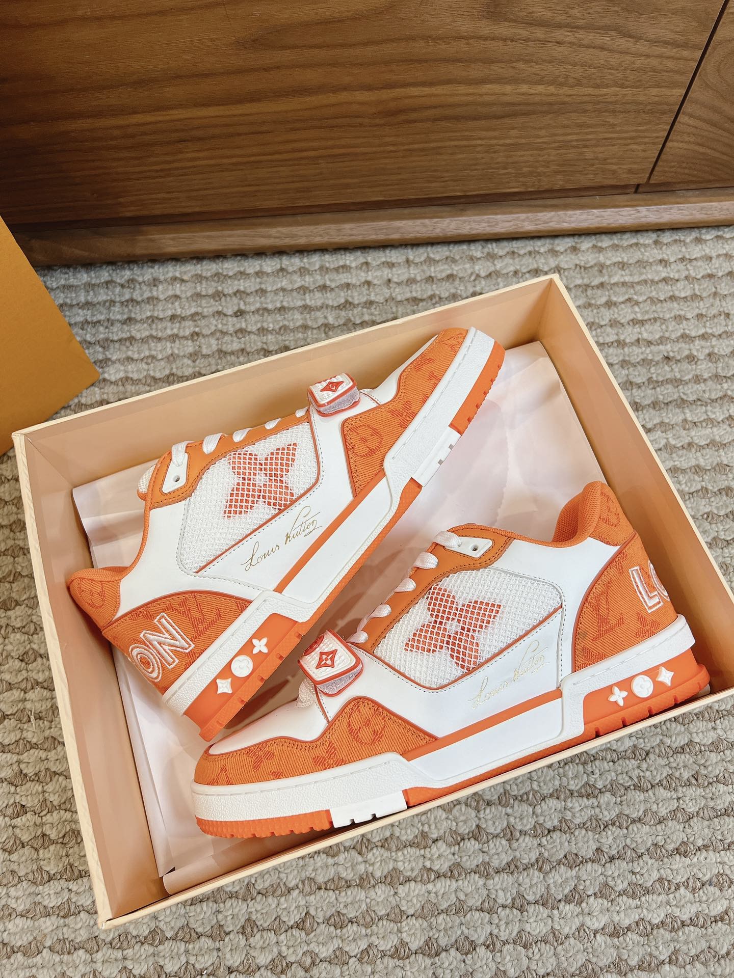 Men's shoes