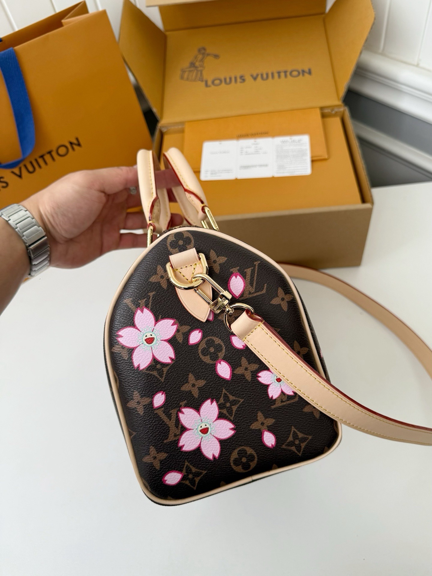 lv