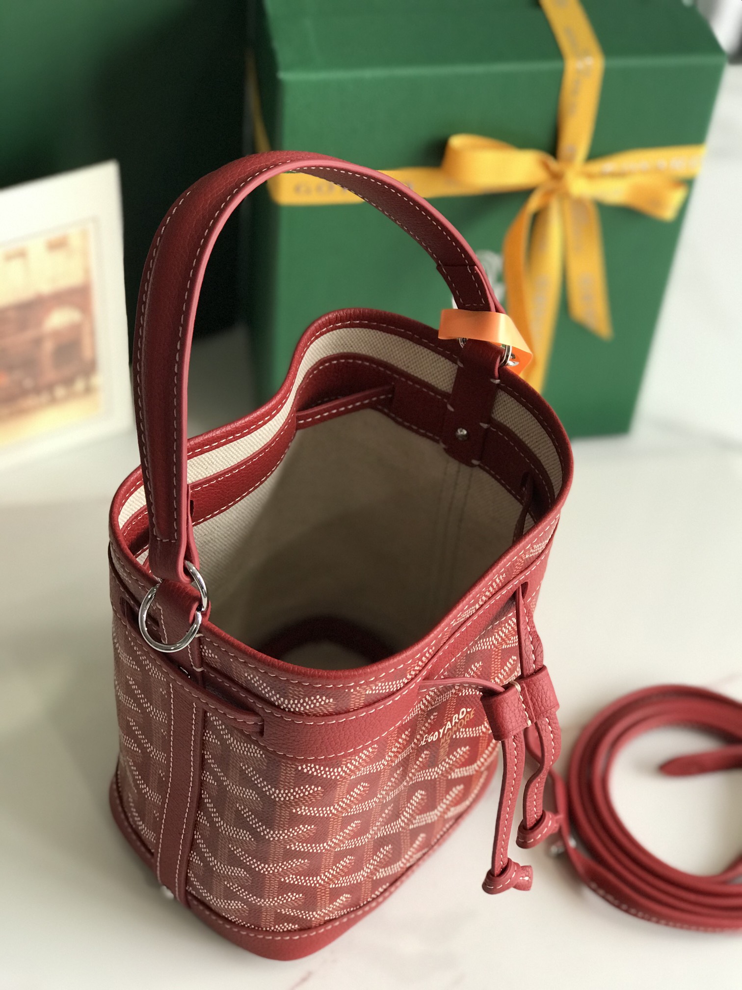    Goyard