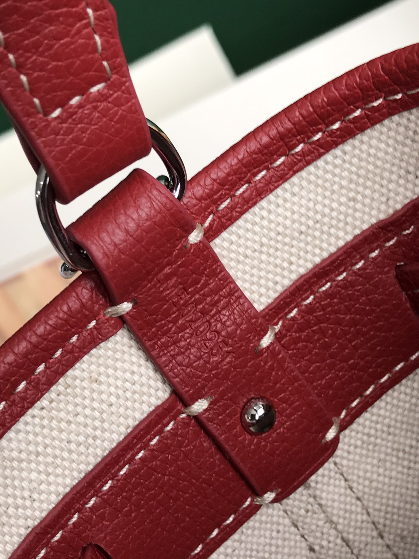    Goyard