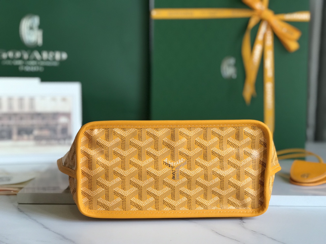   Goyard