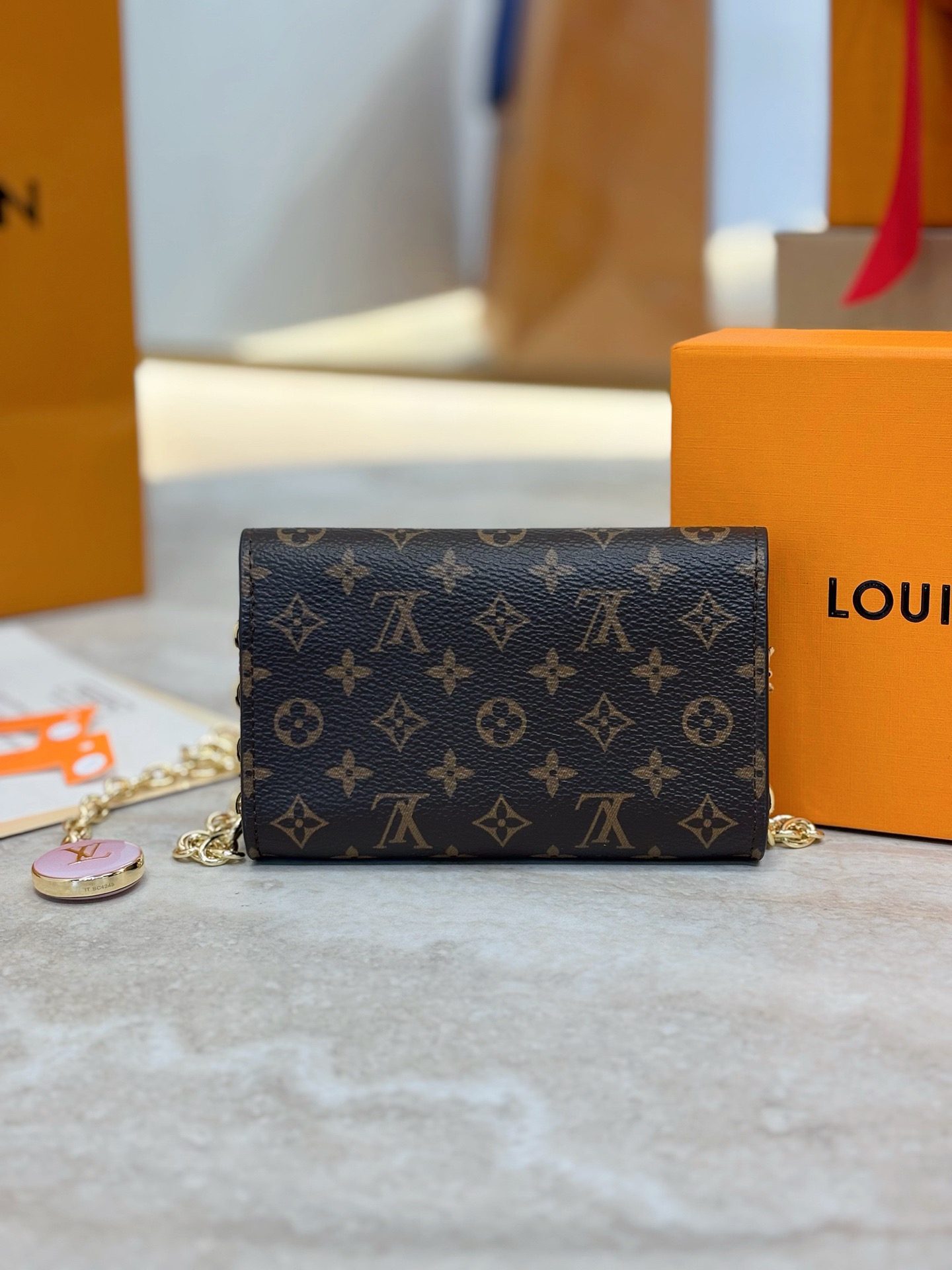 lv