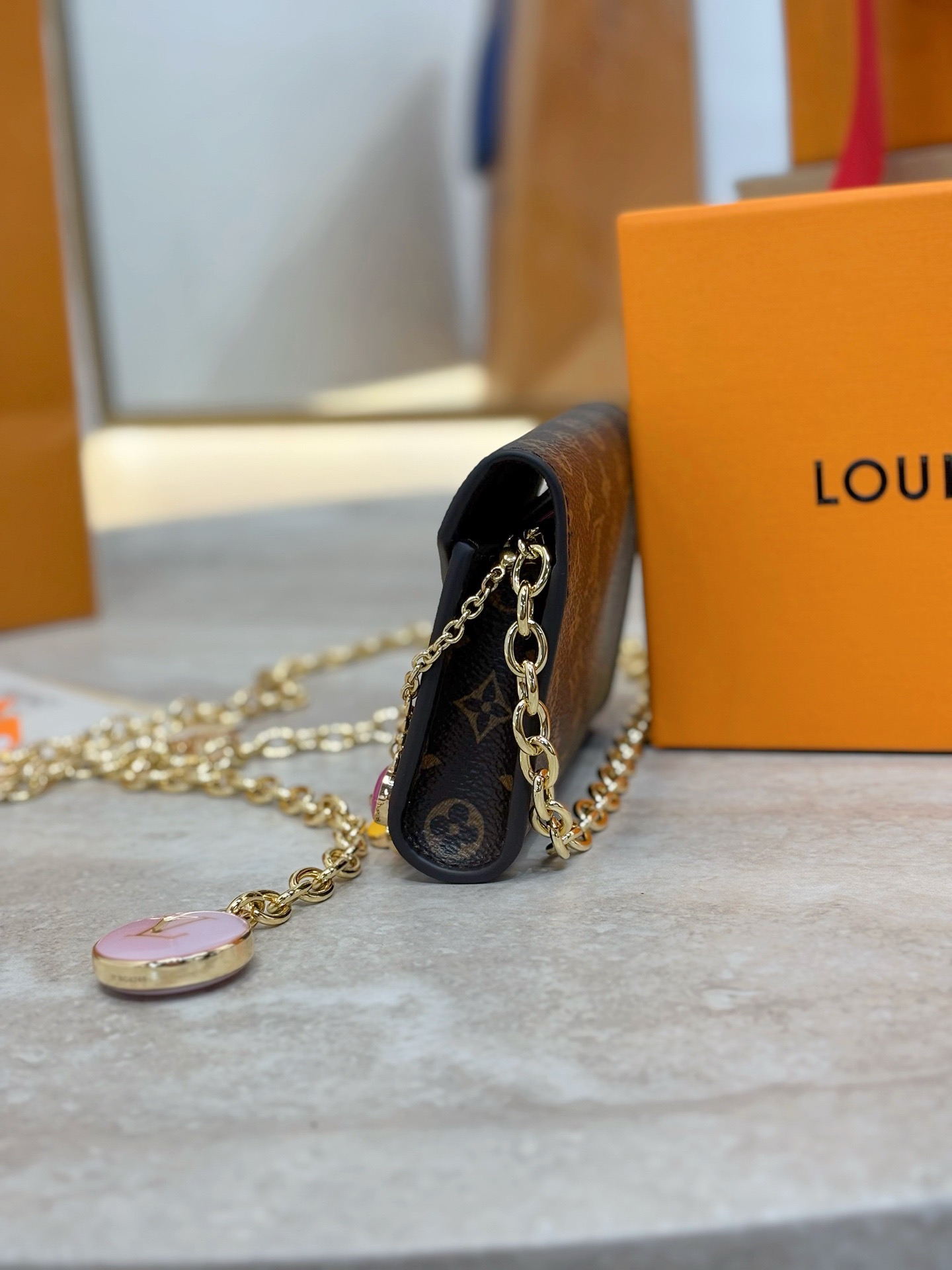 lv