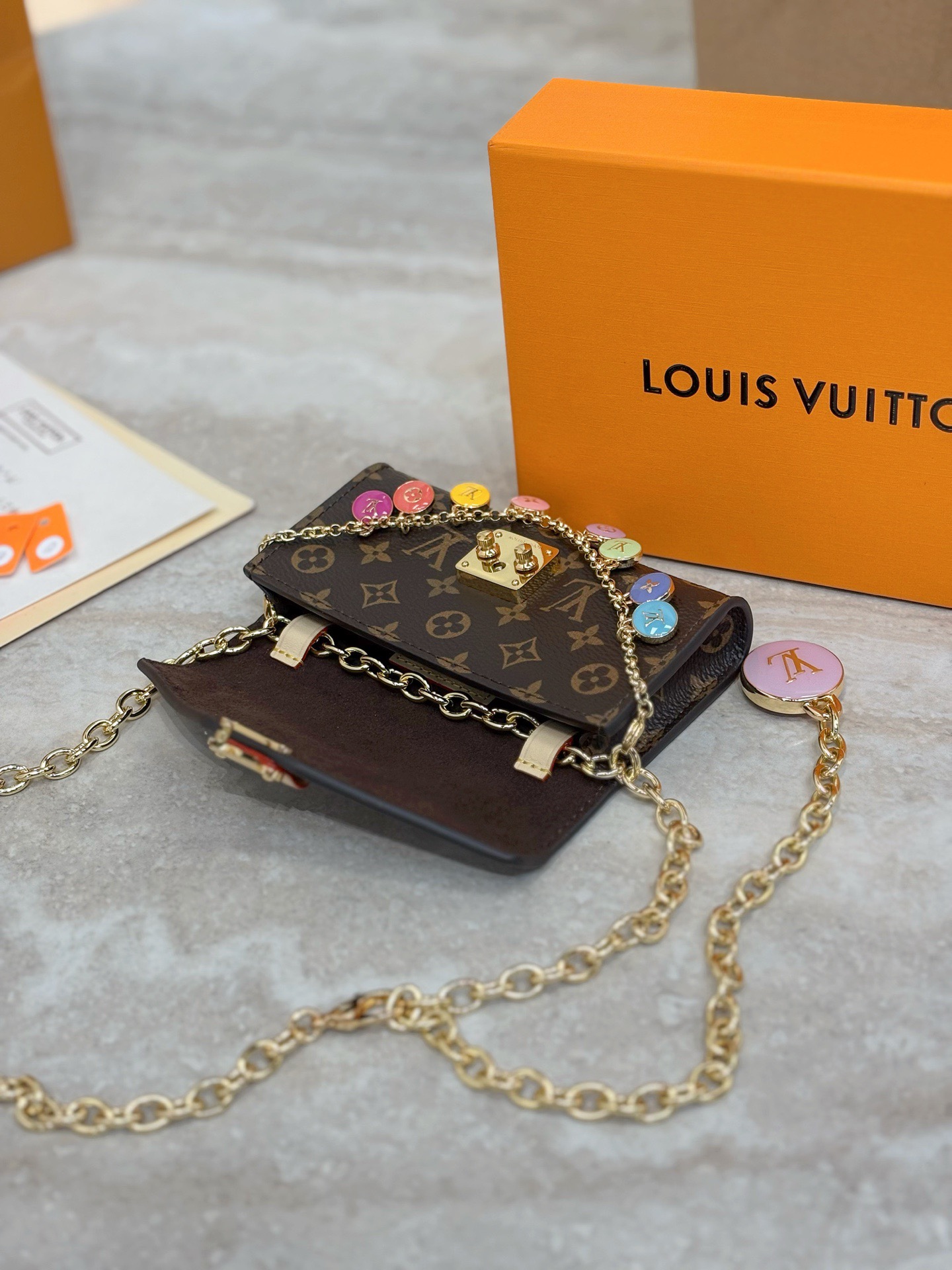 lv