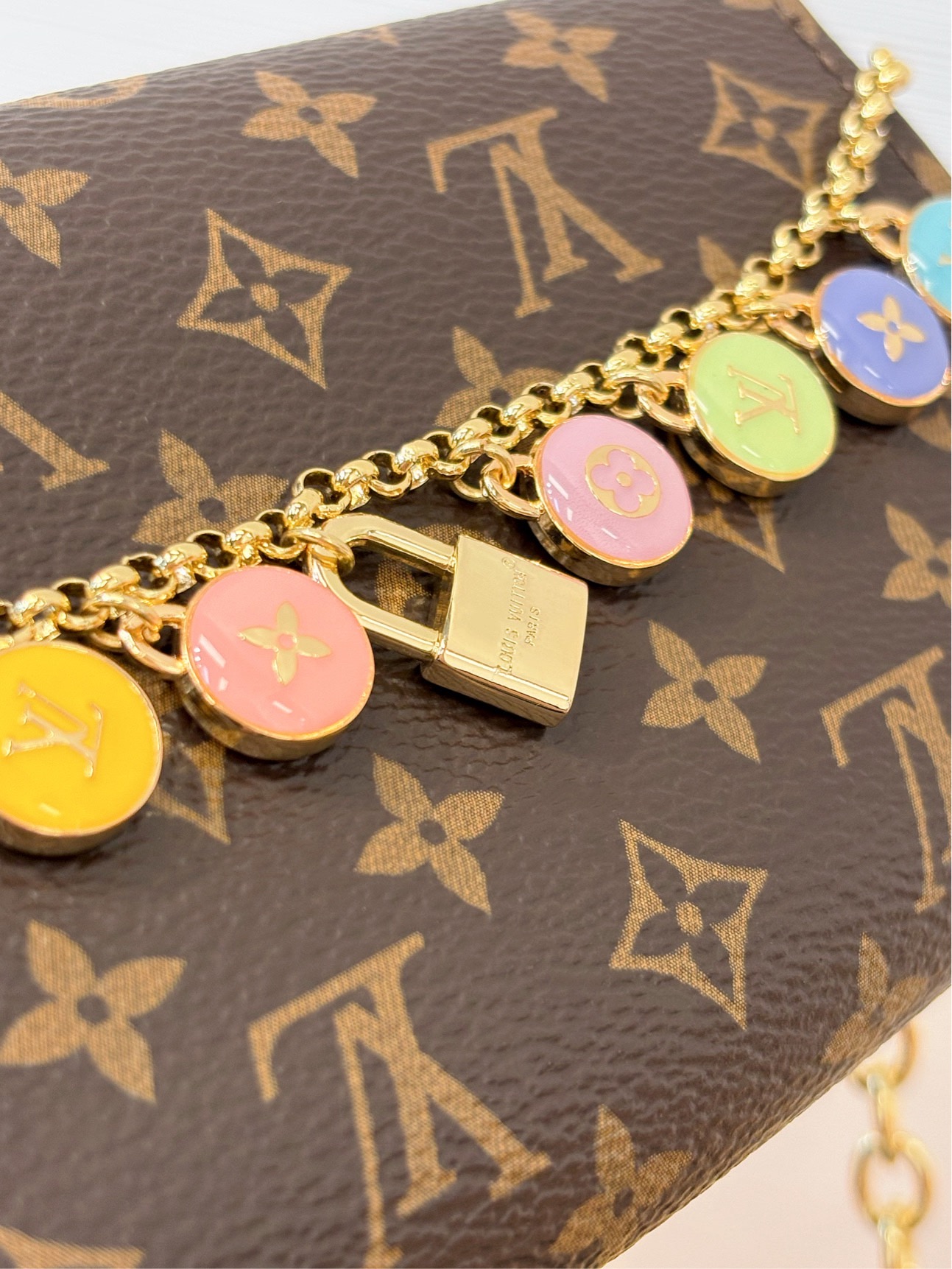 lv