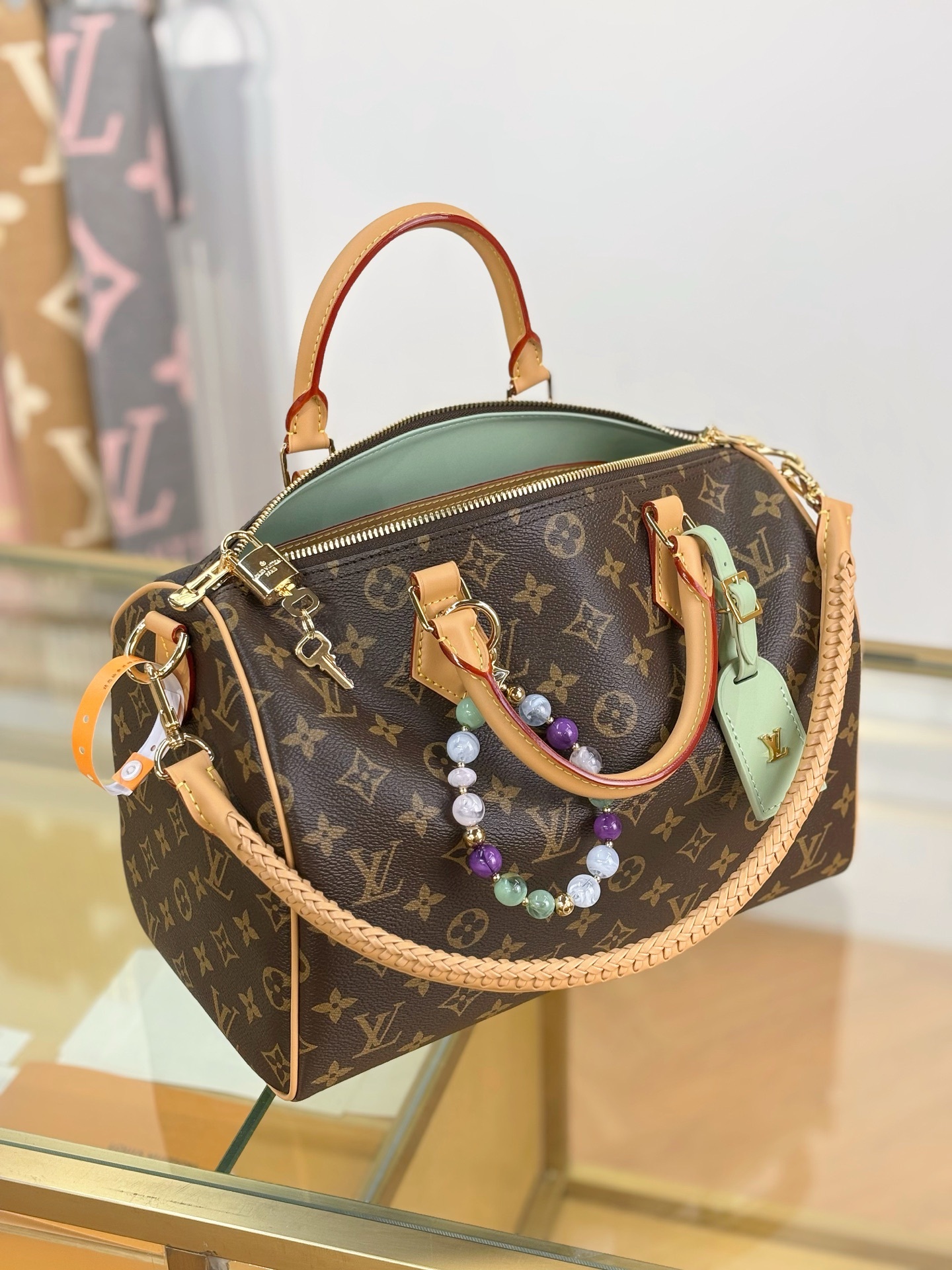 lv