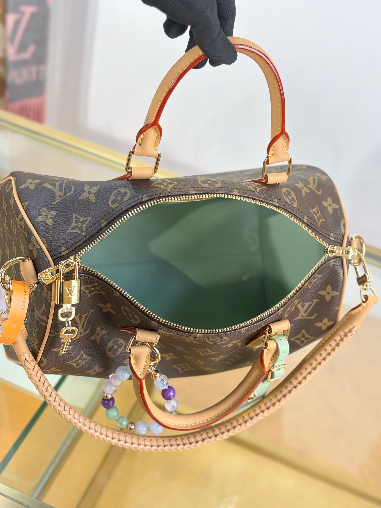 lv