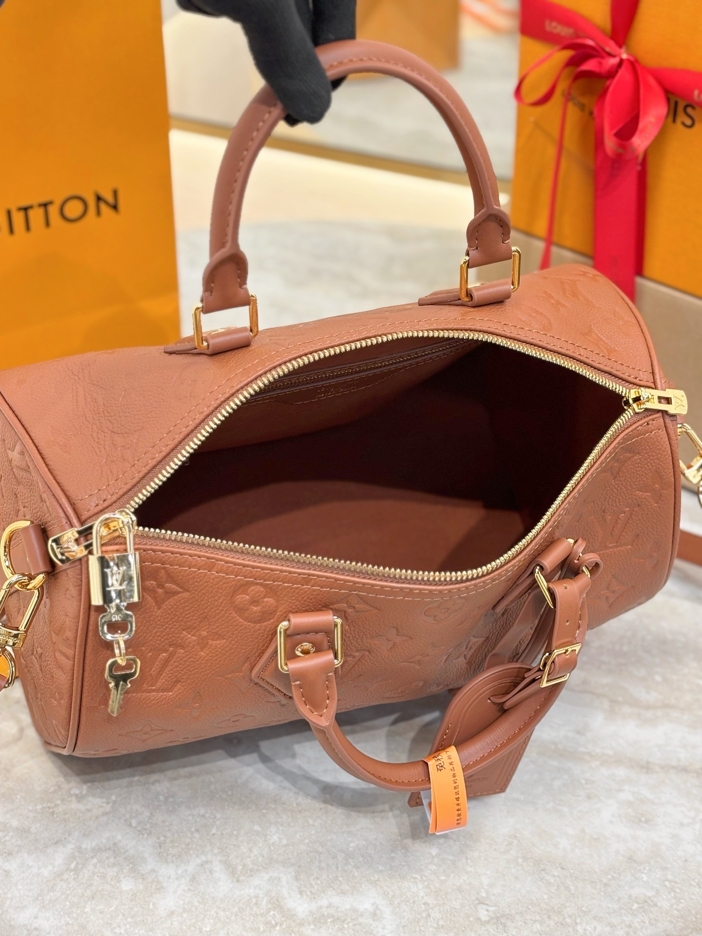 lv
