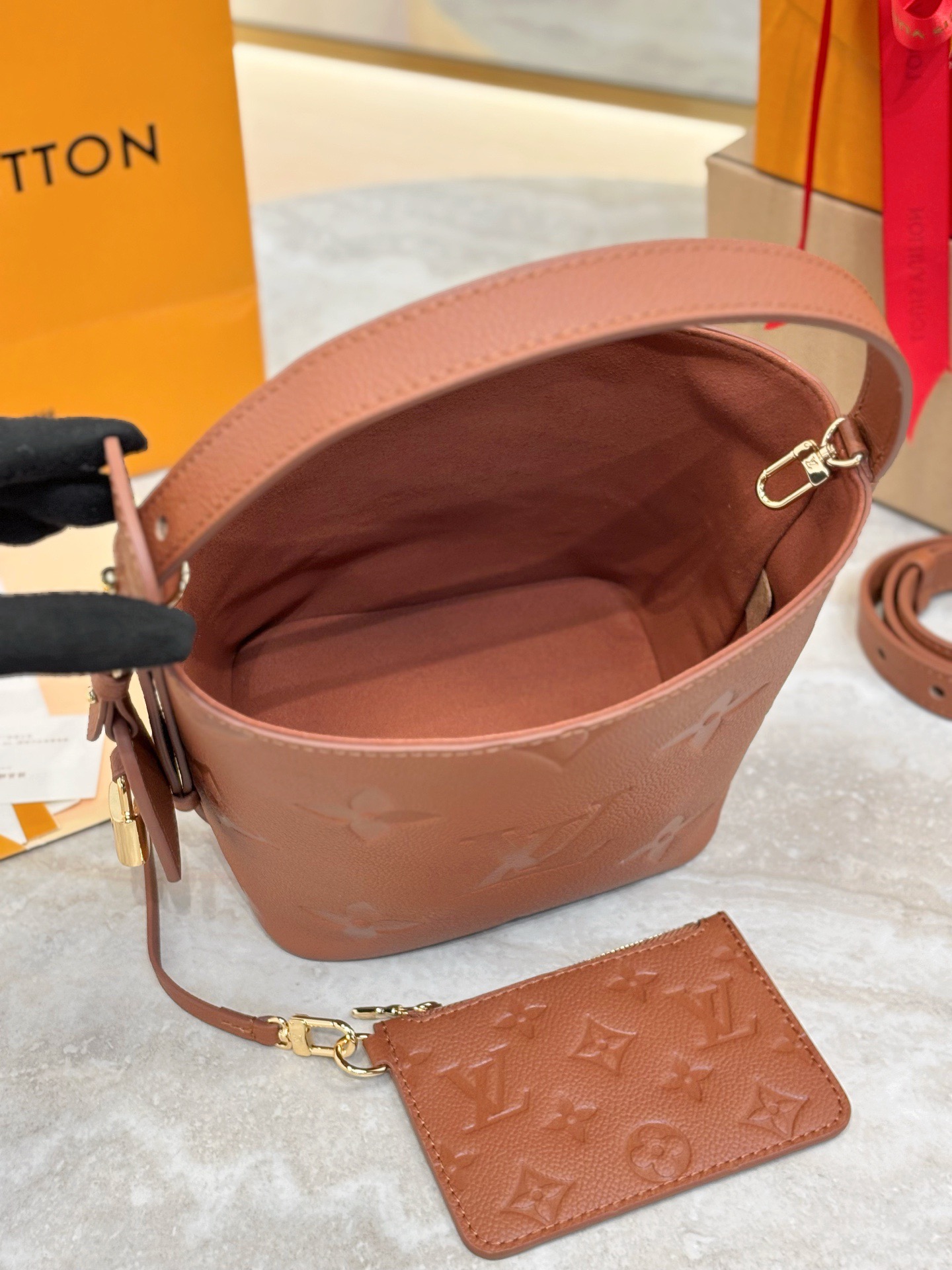 lv