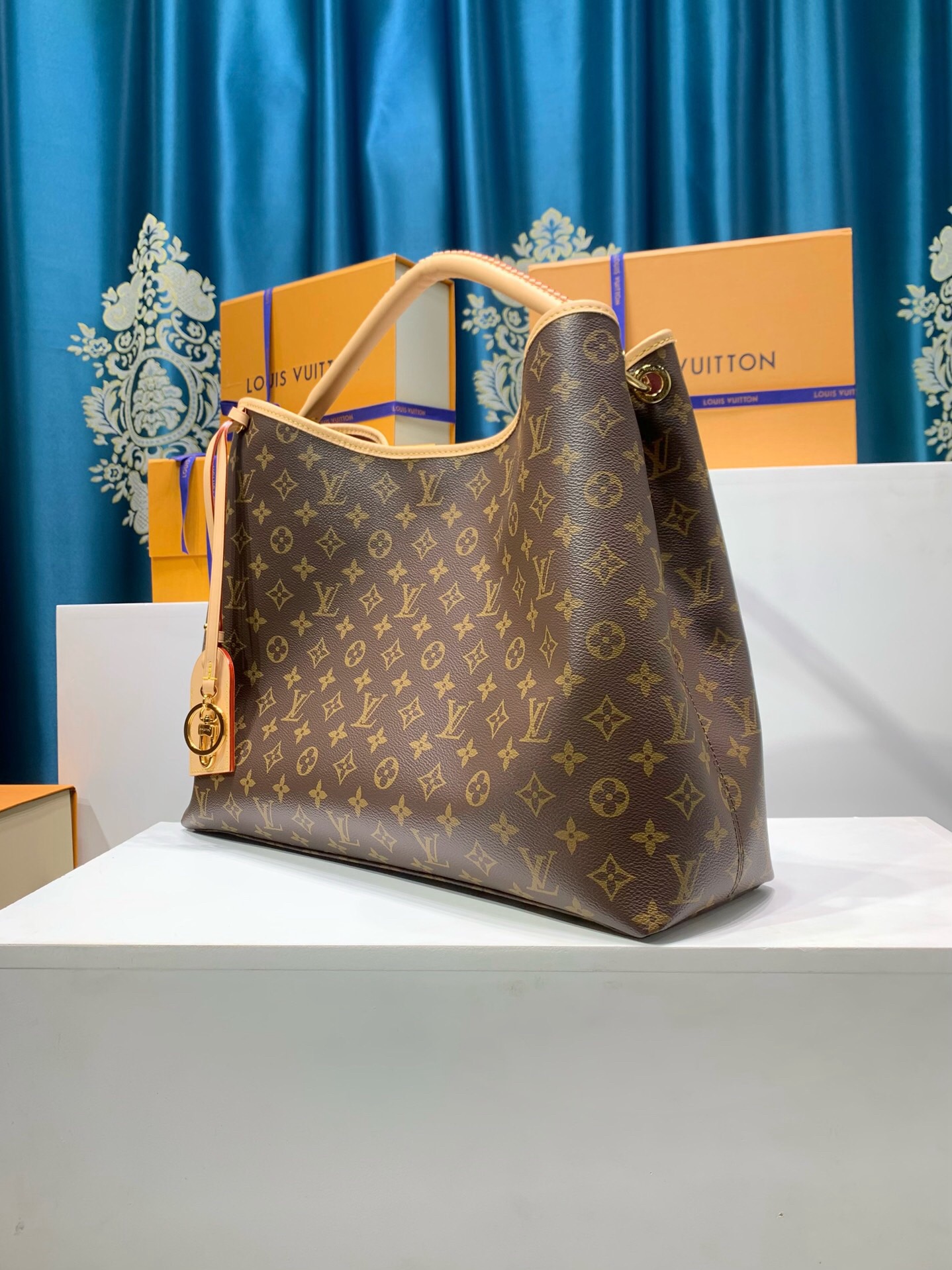 lv