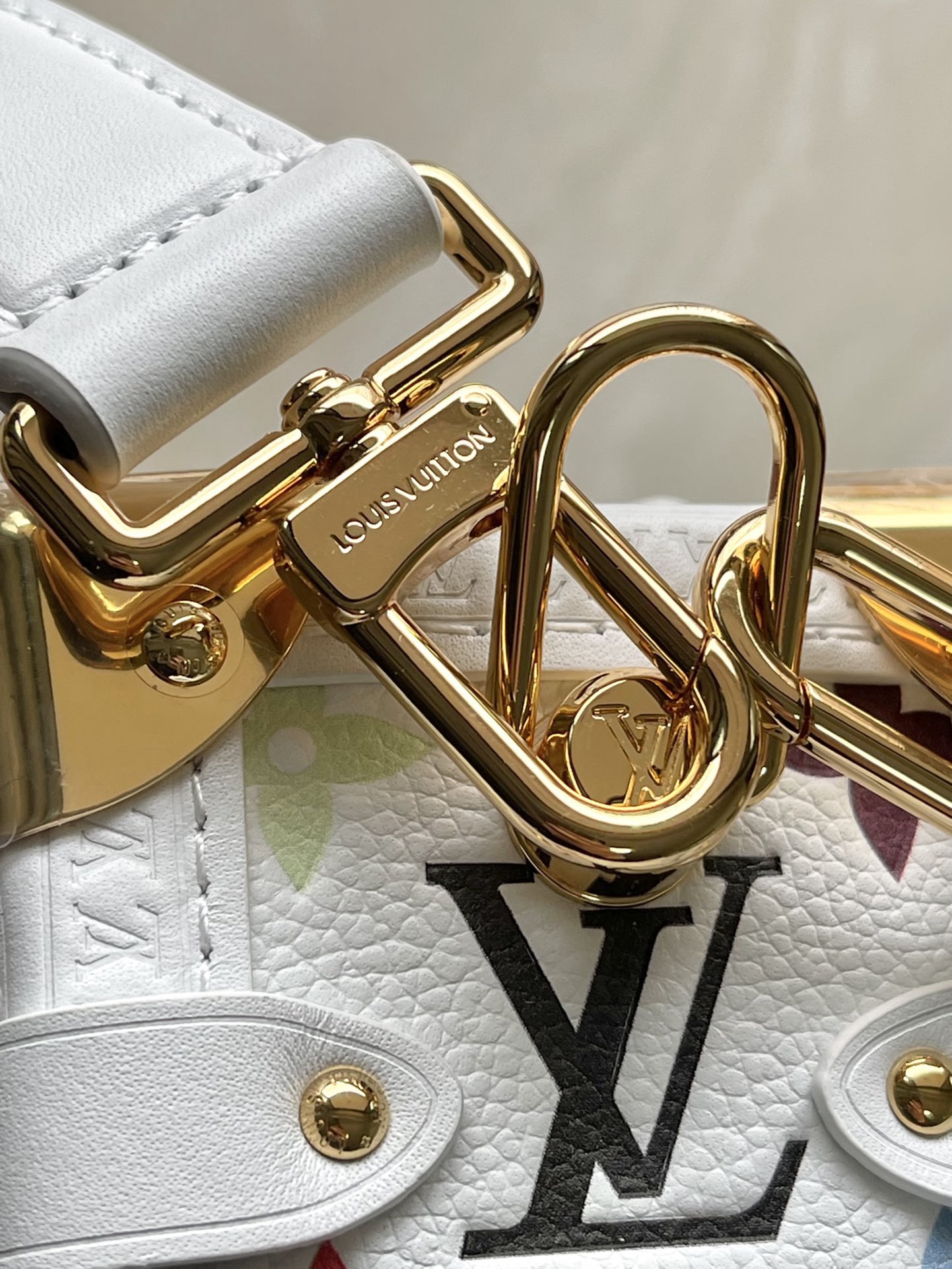 lv