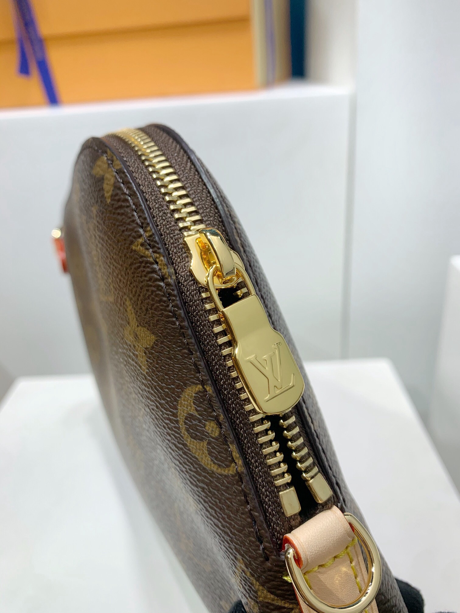lv