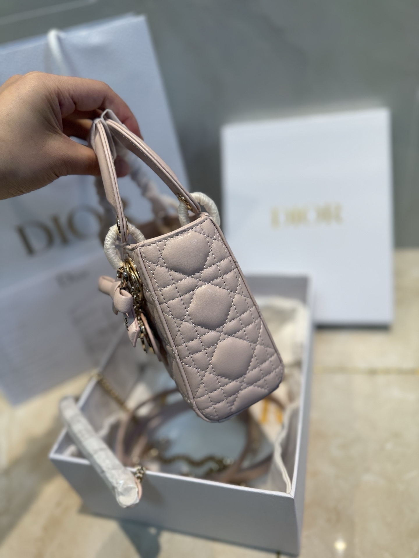 Dior