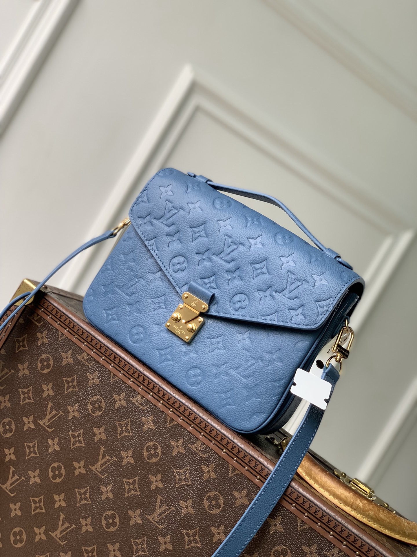 lv