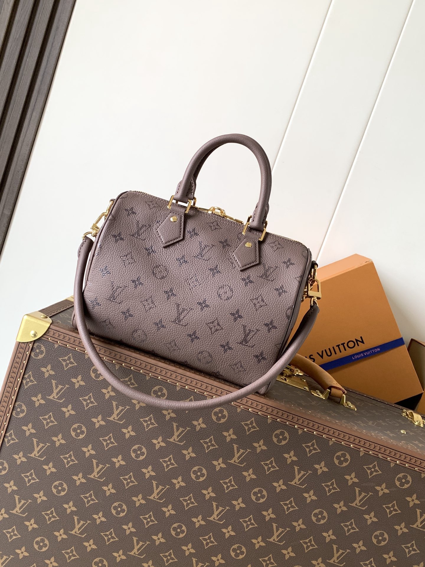 lv