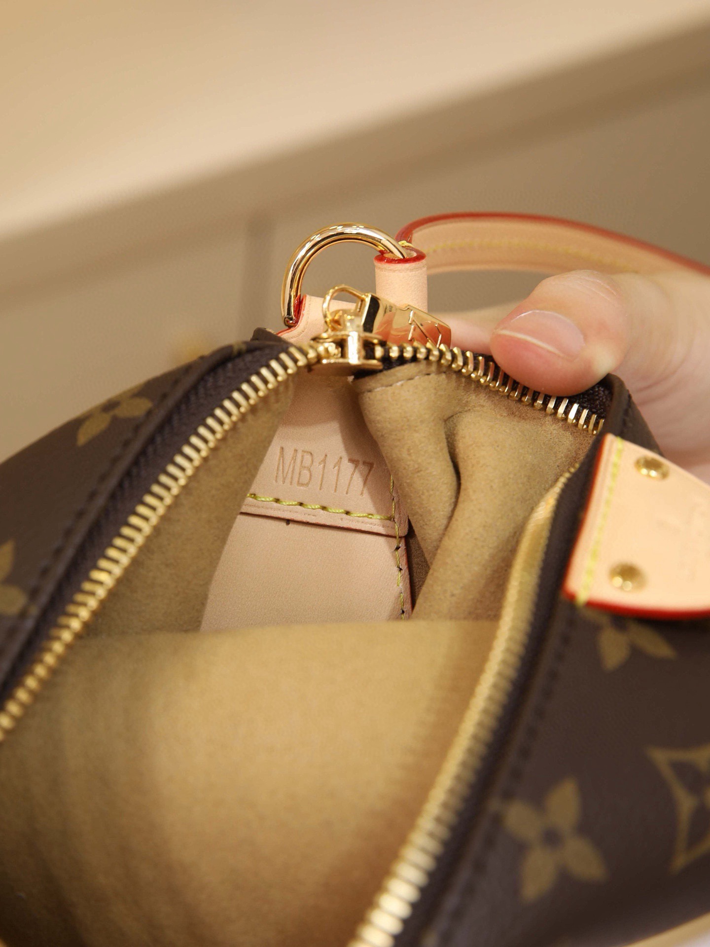 lv