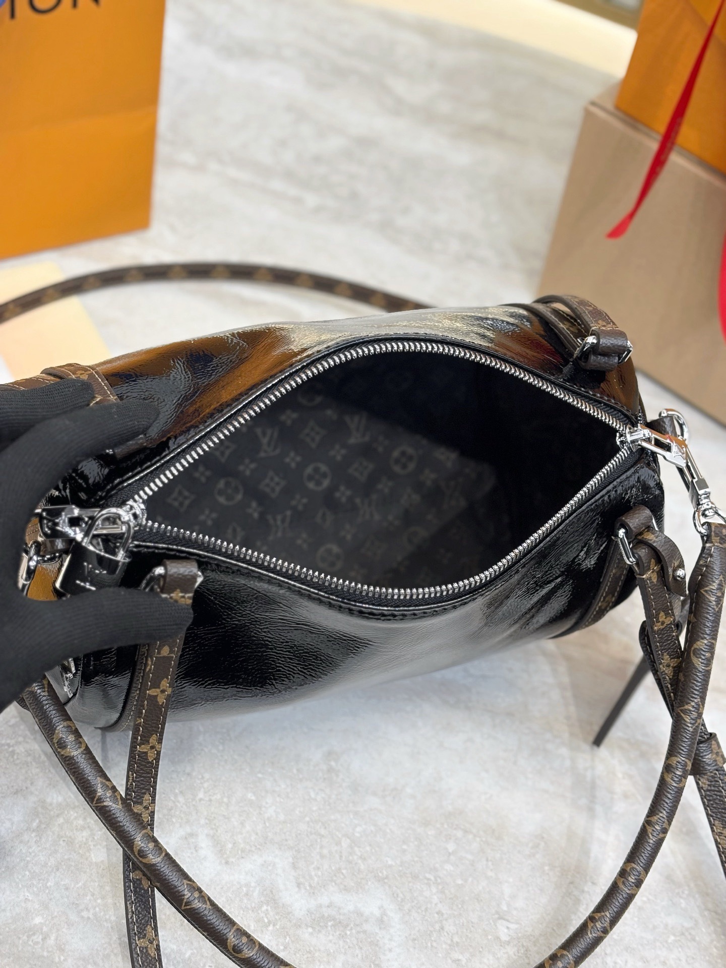 lv