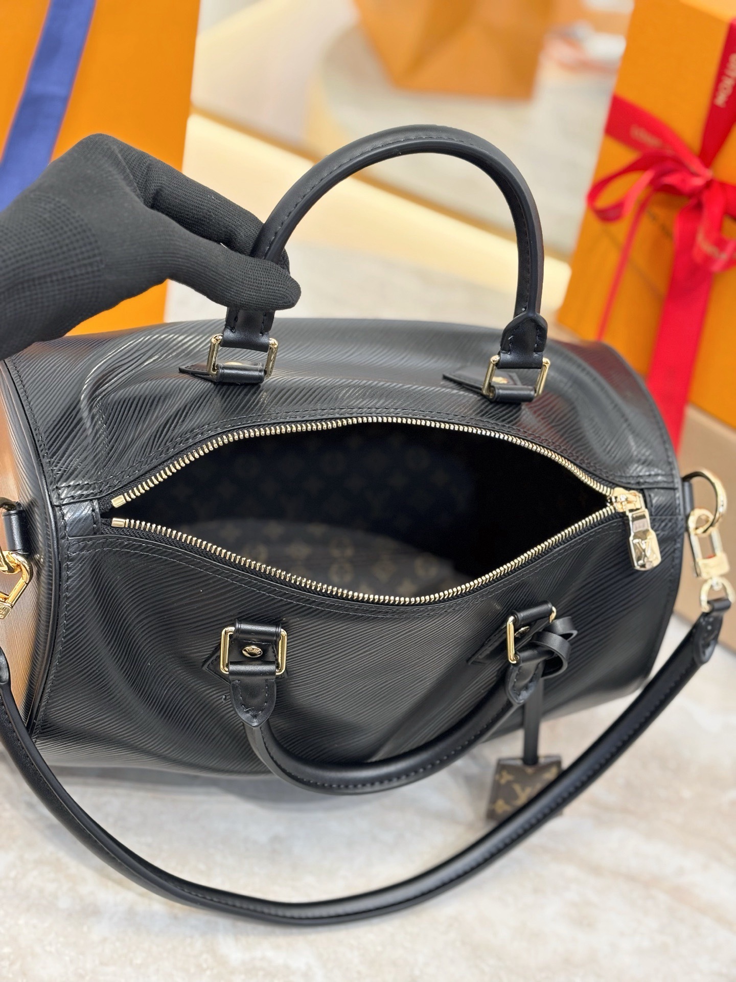 lv