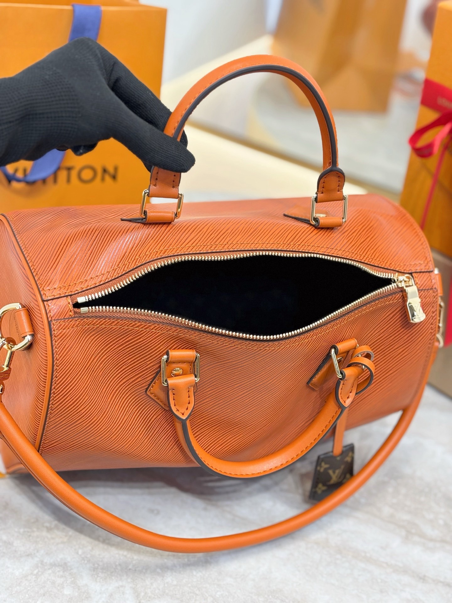lv
