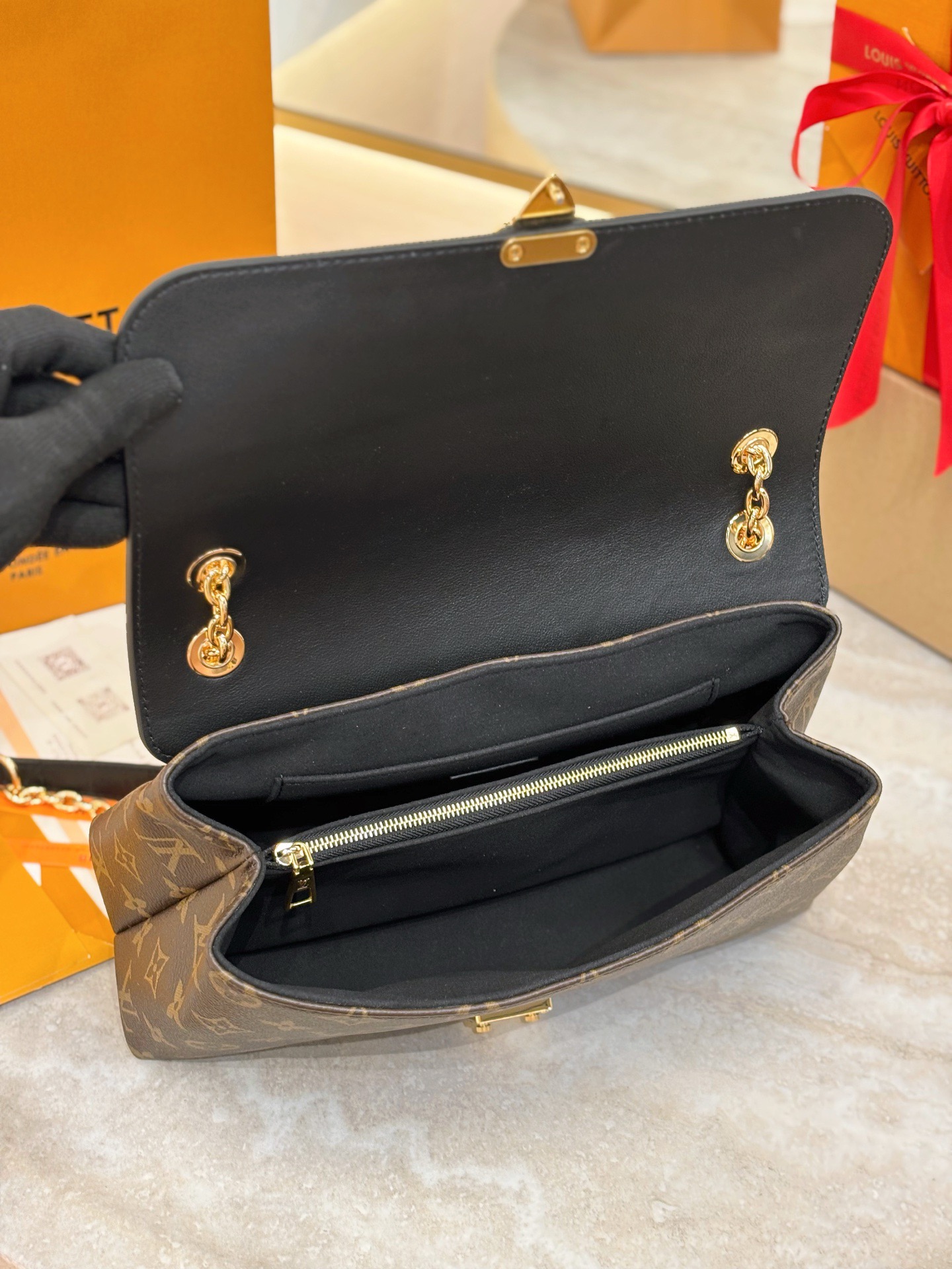 lv