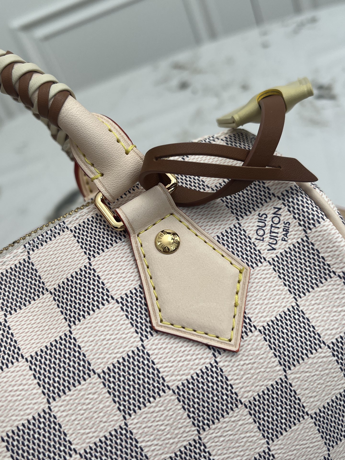 lv
