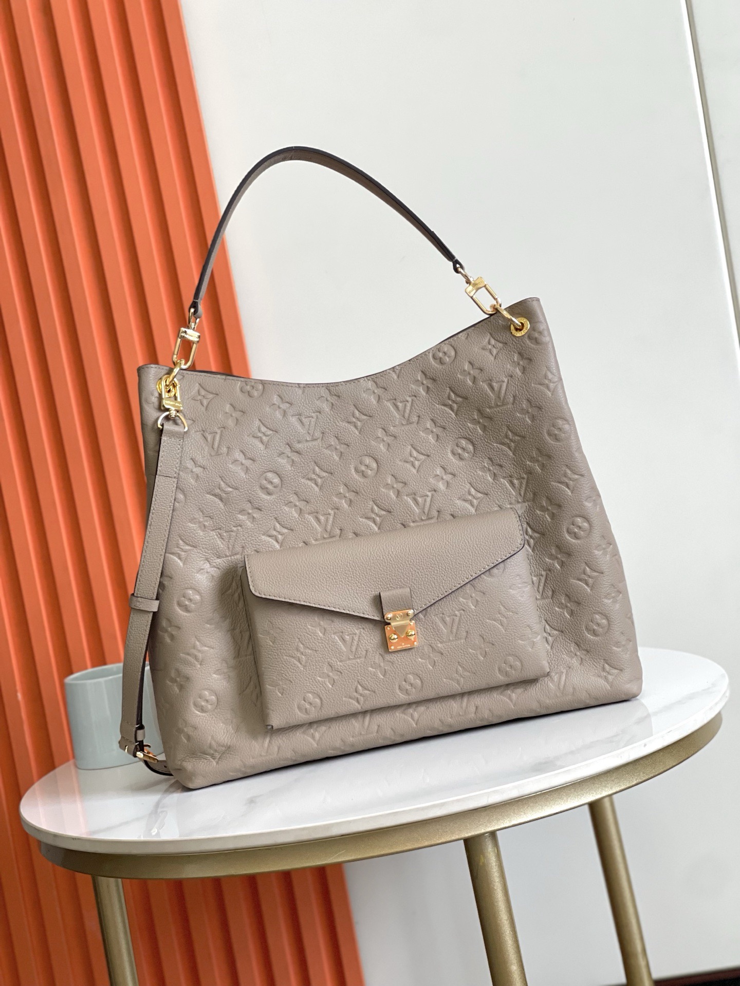 lv