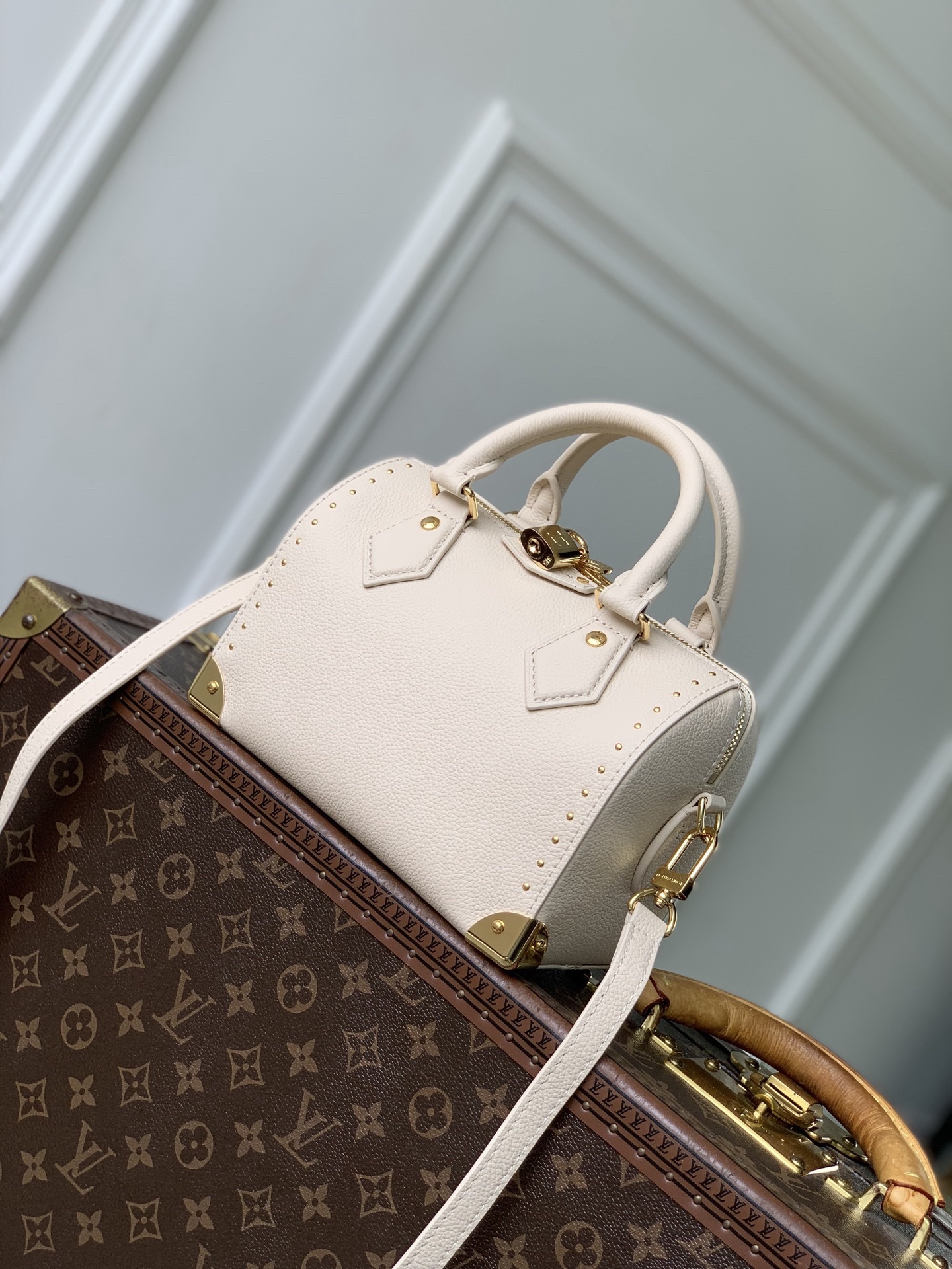 lv