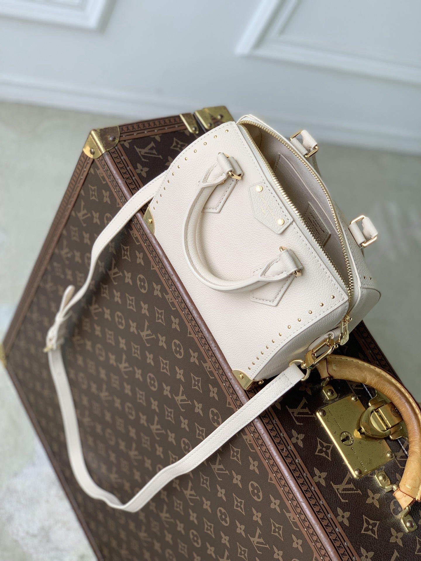 lv