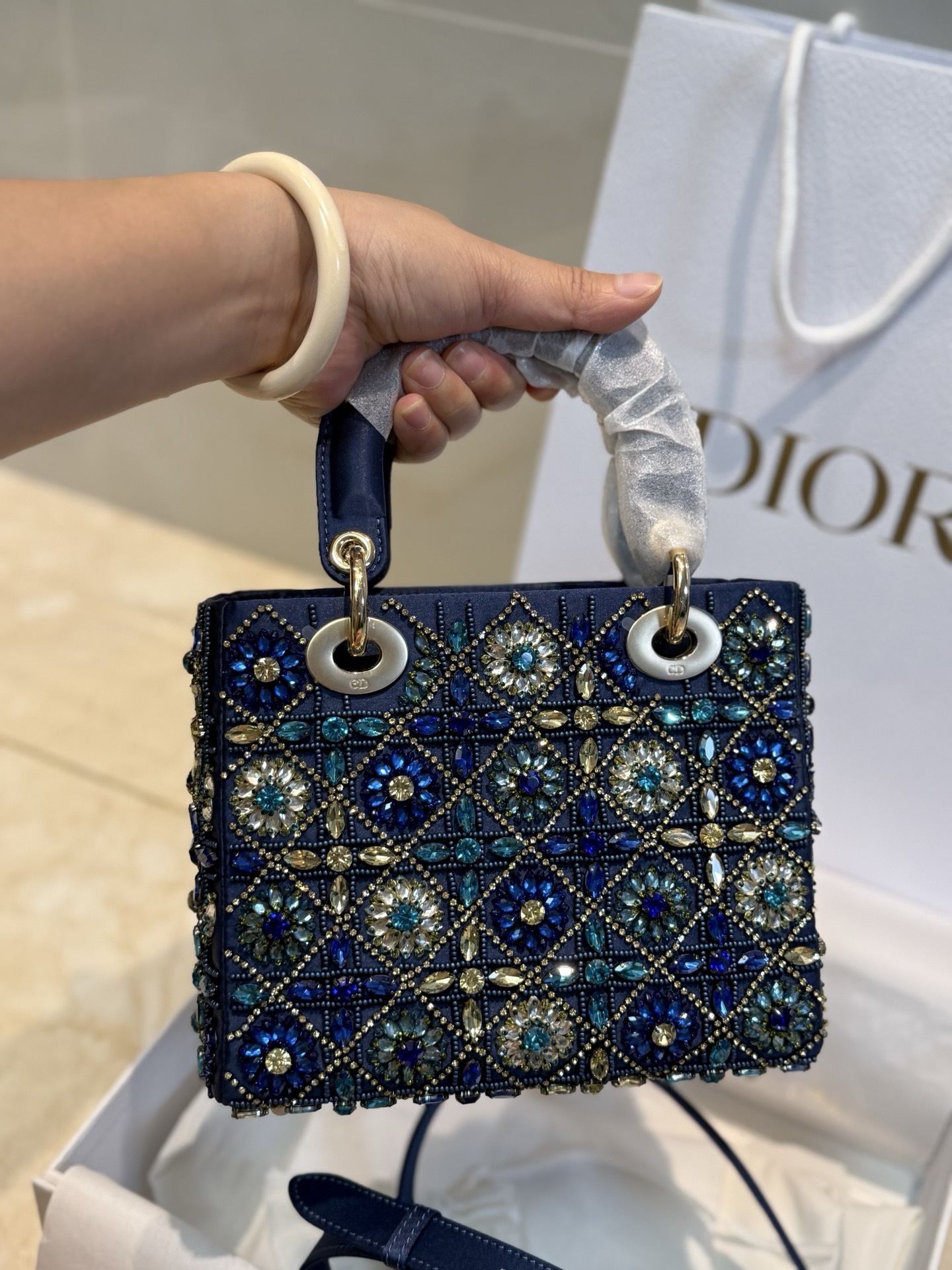   Dior