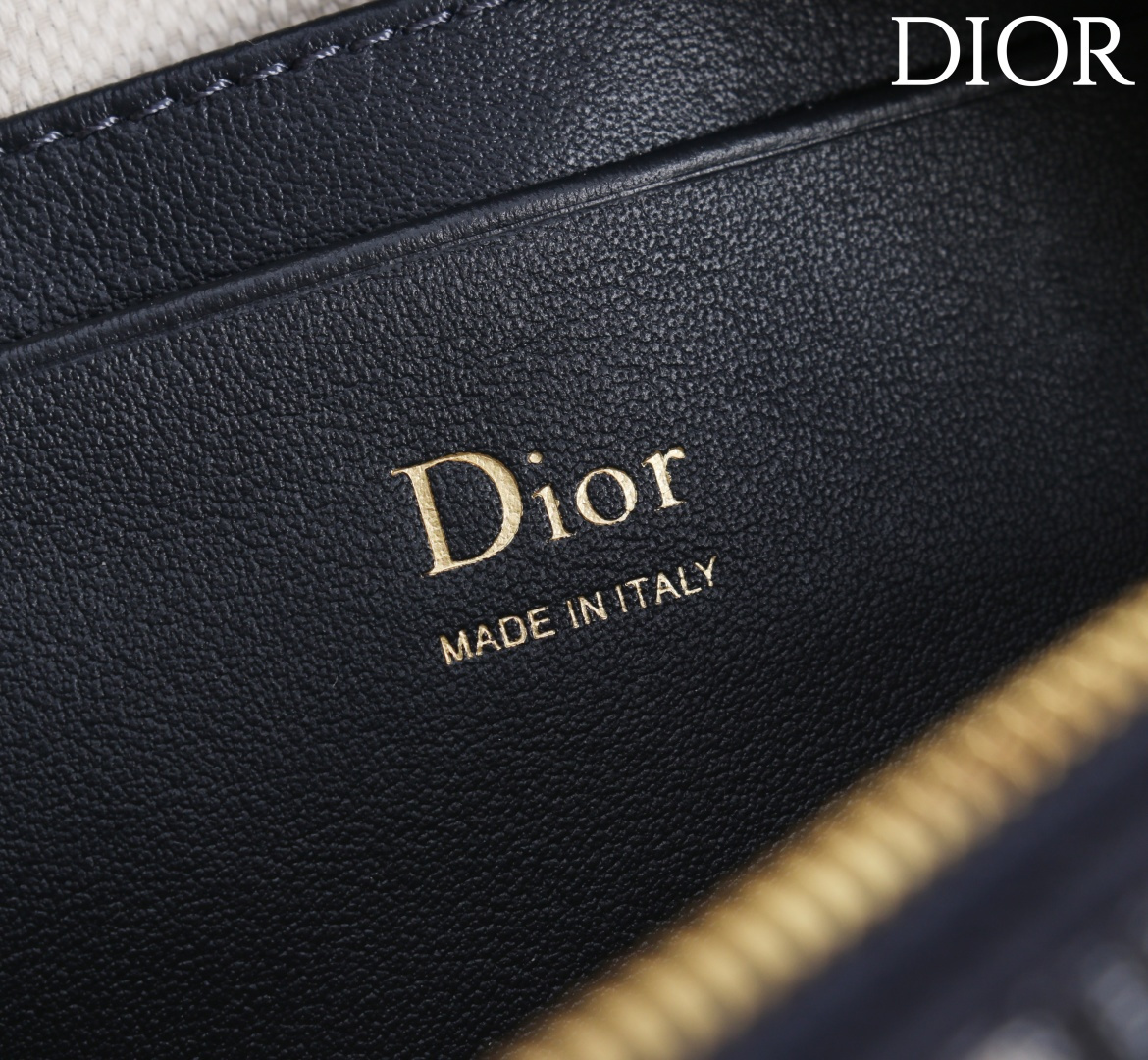  Dior