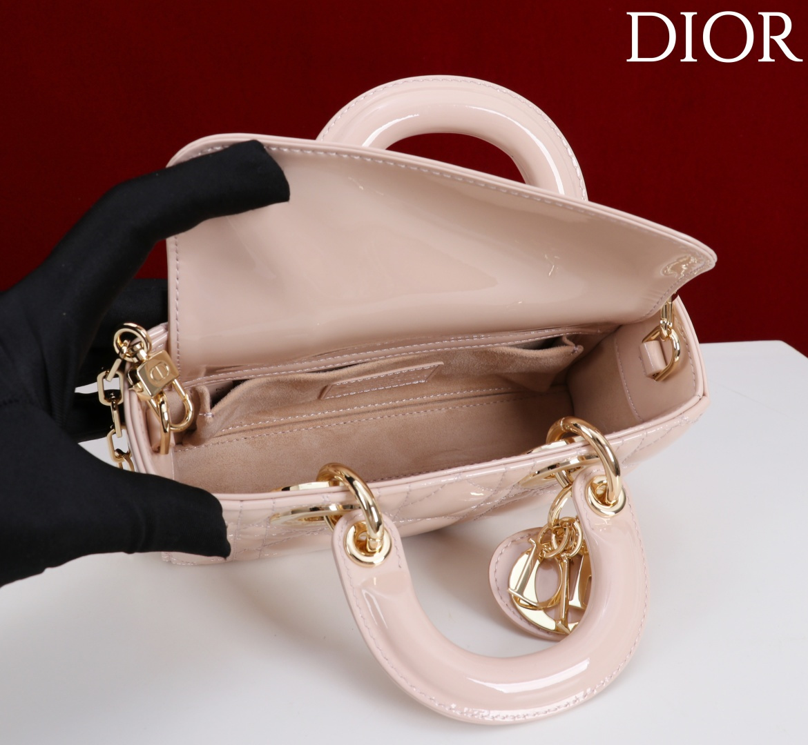  Dior