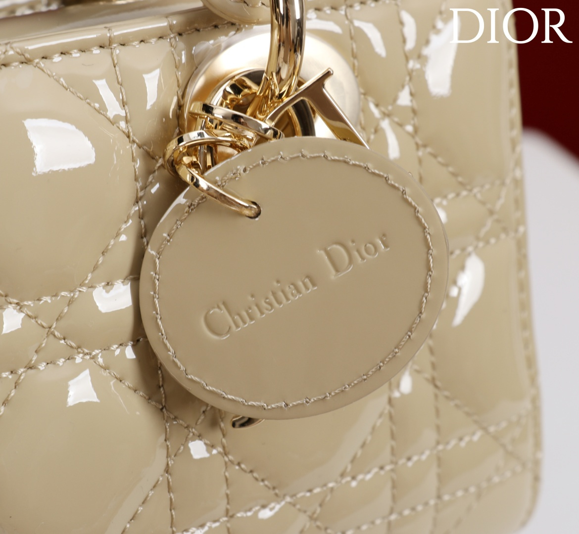  Dior