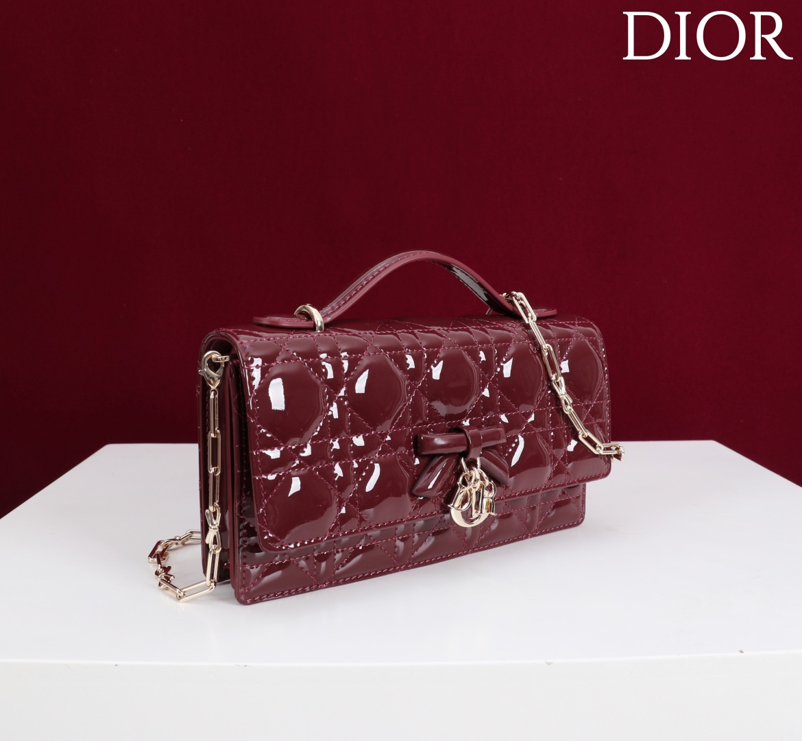 Dior