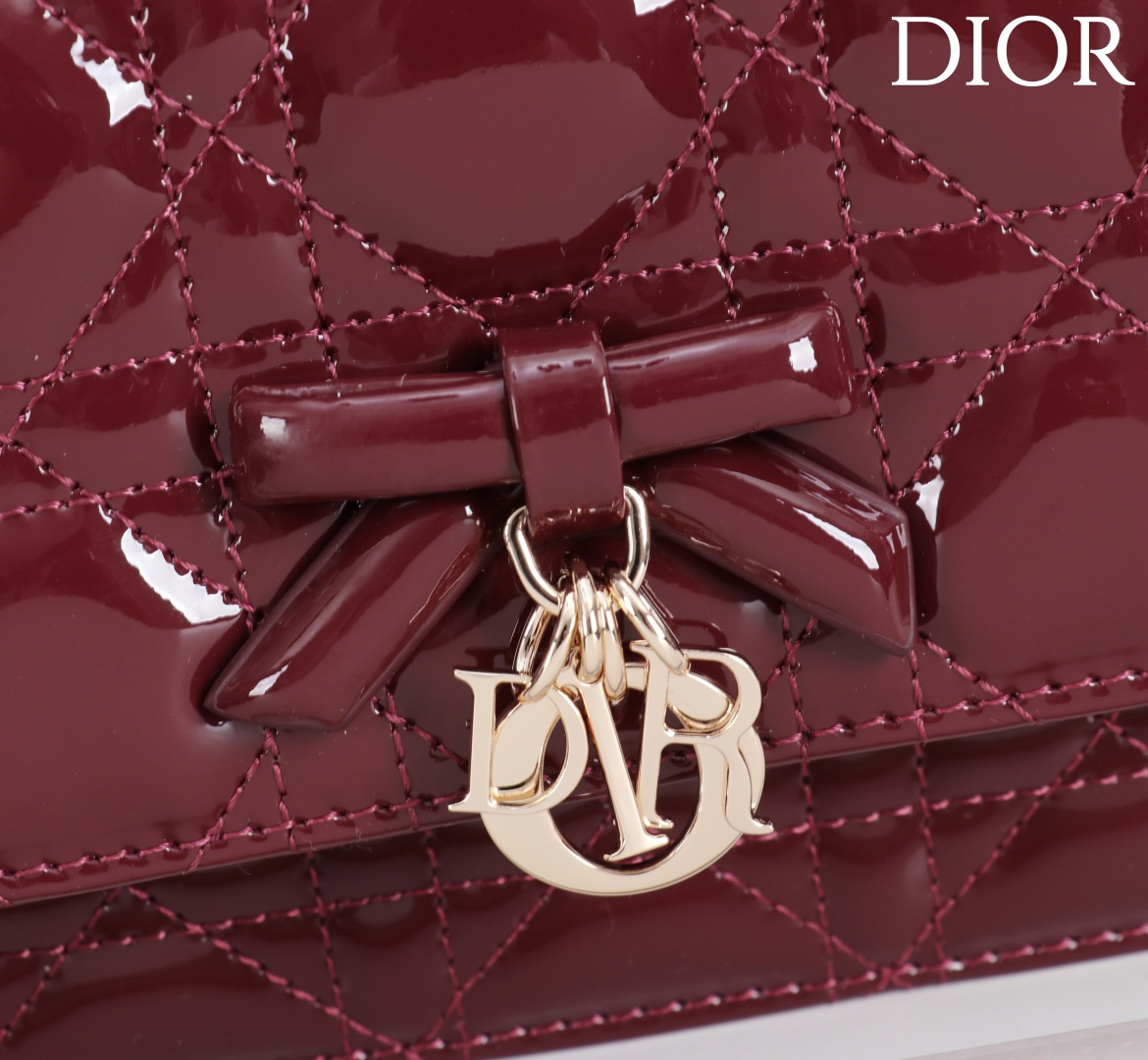  Dior