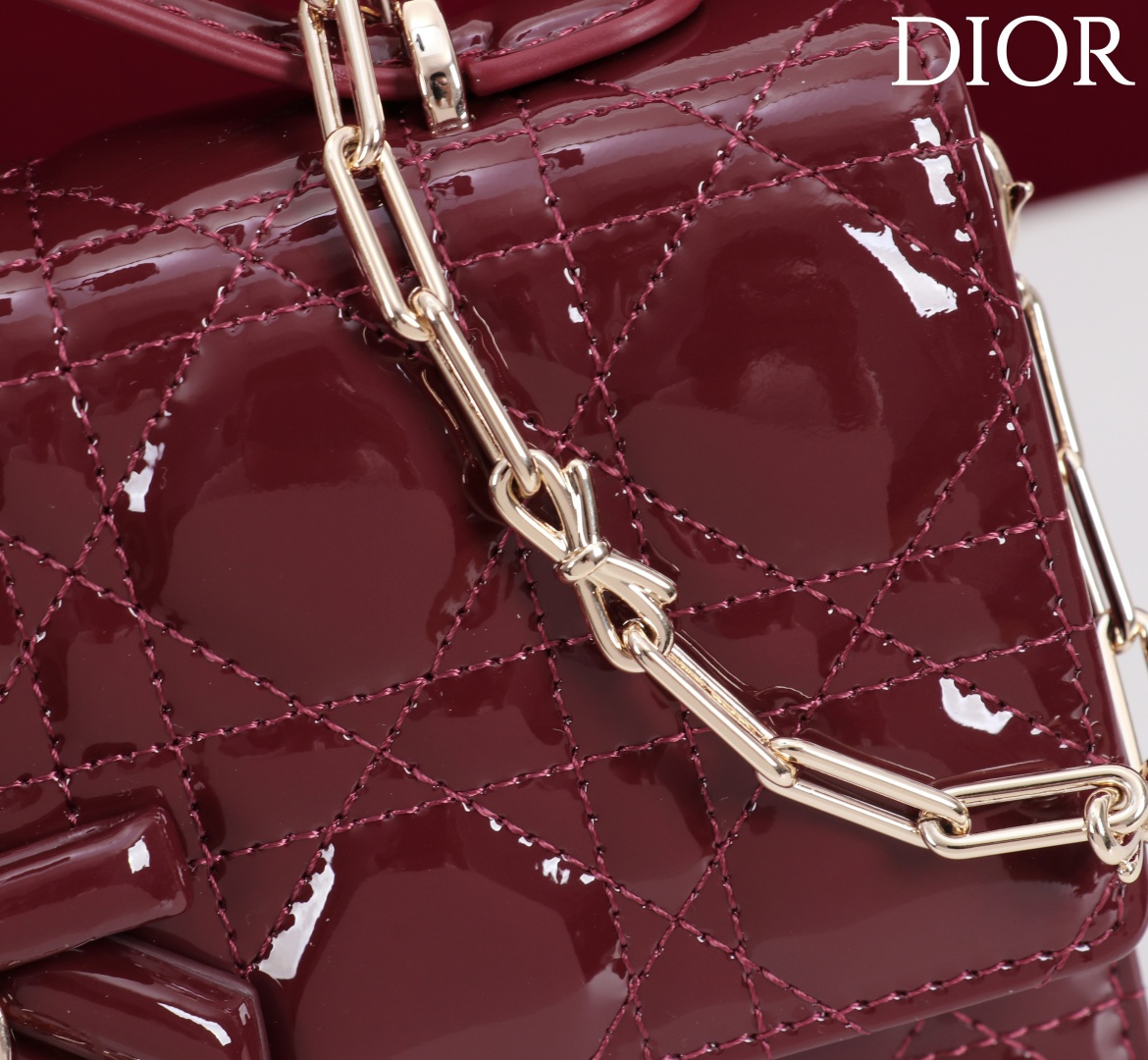  Dior