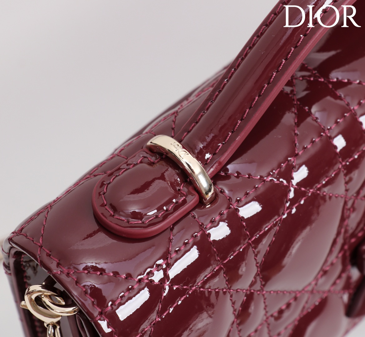  Dior