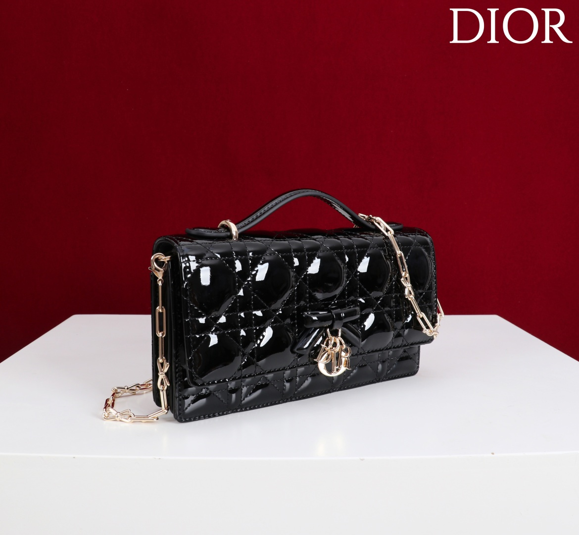  Dior