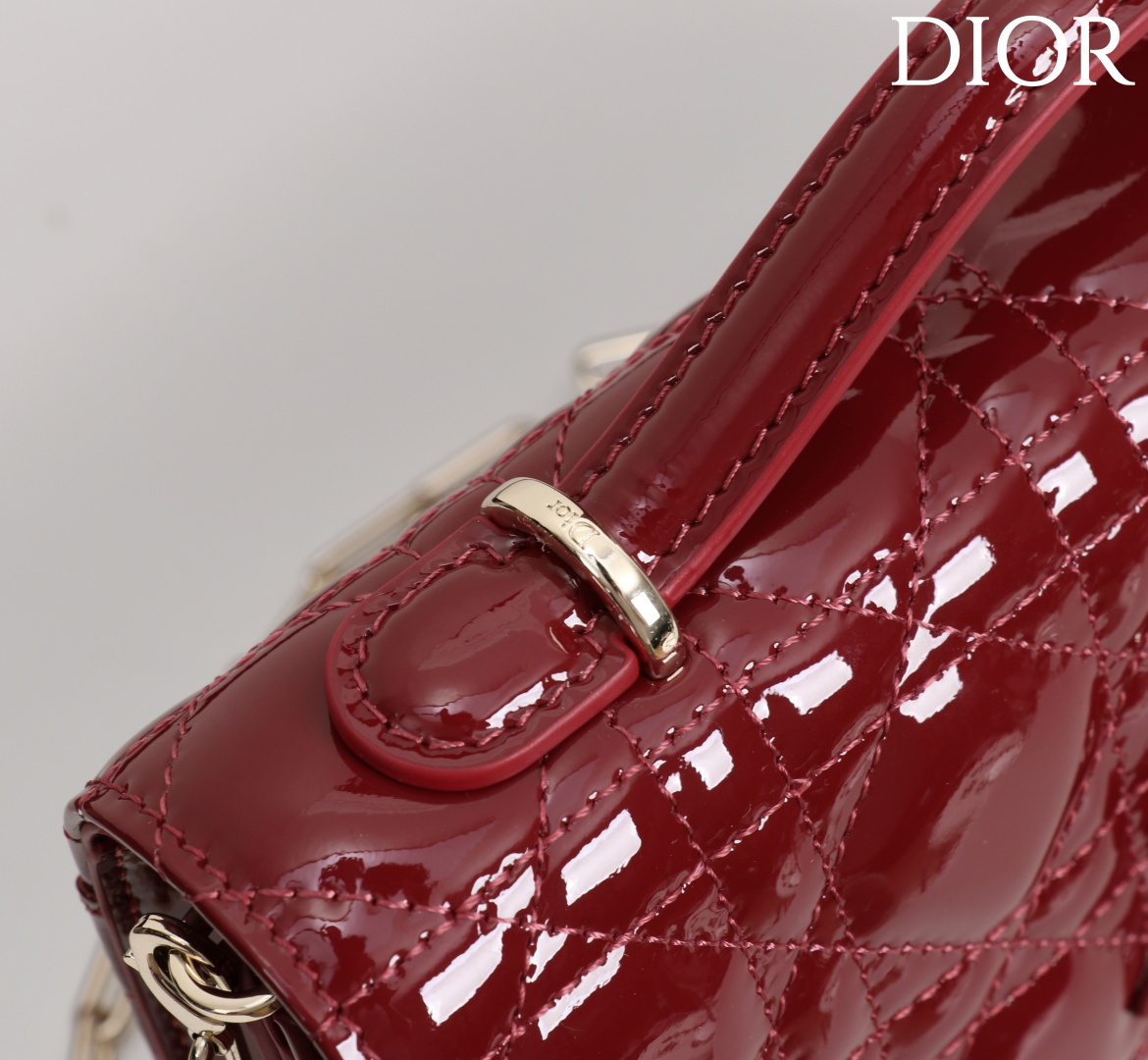  Dior