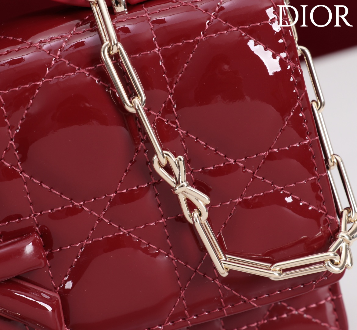  Dior