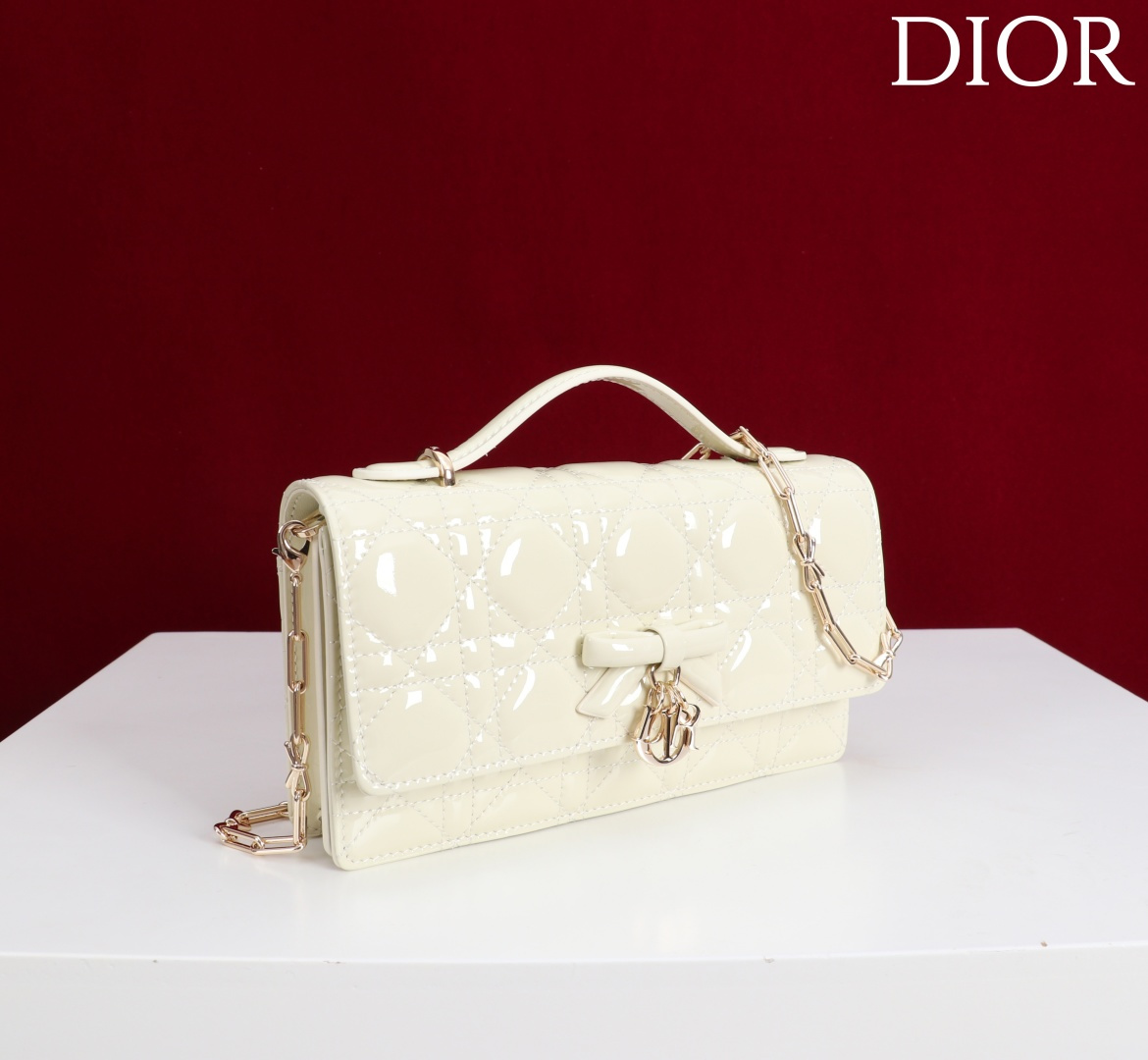  Dior