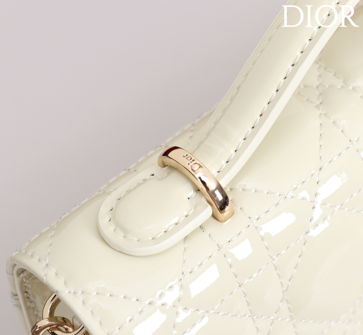  Dior