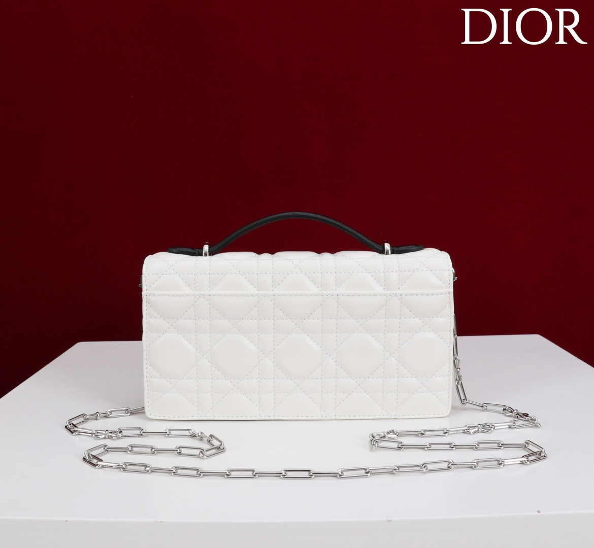  Dior