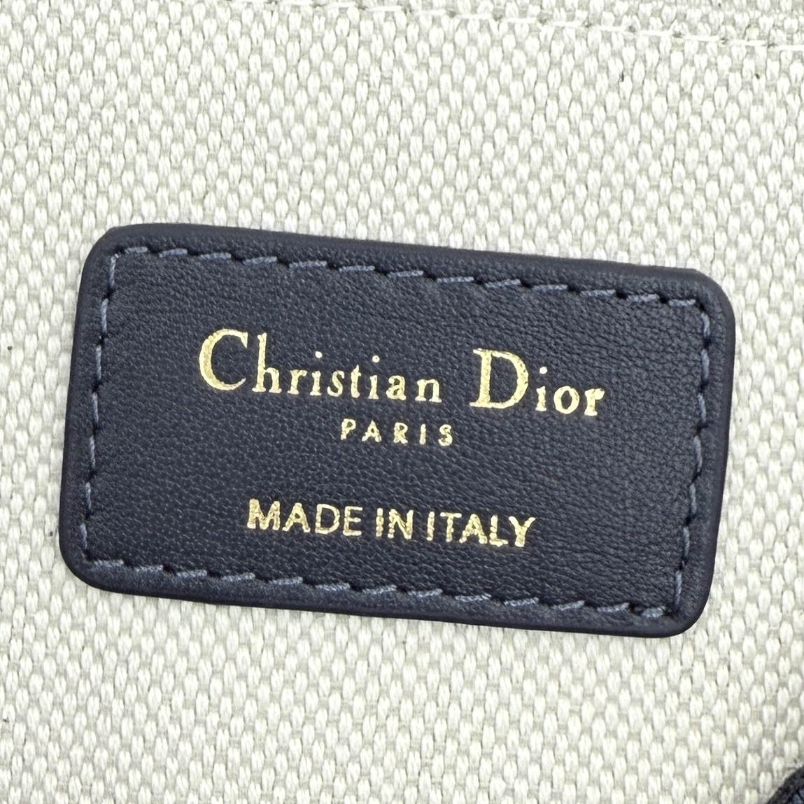  Dior