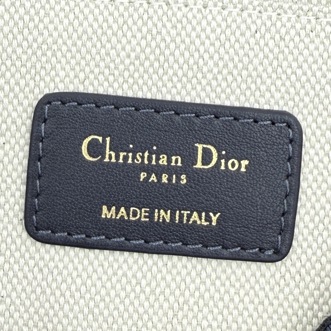  Dior