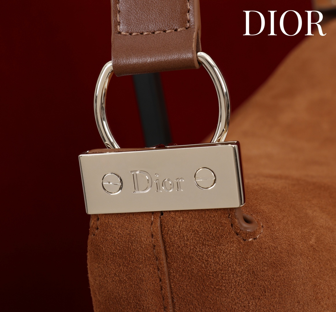  Dior