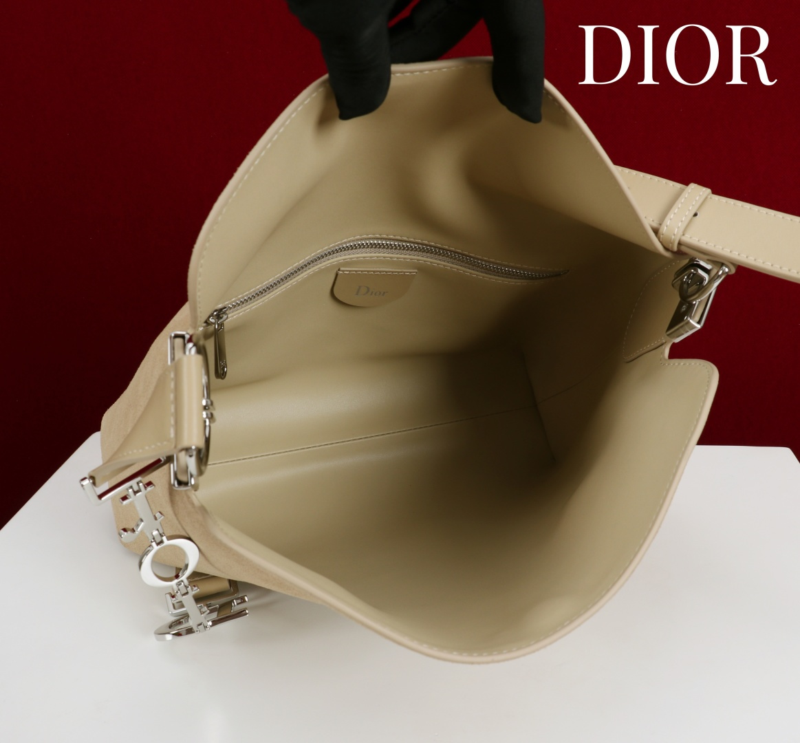  Dior