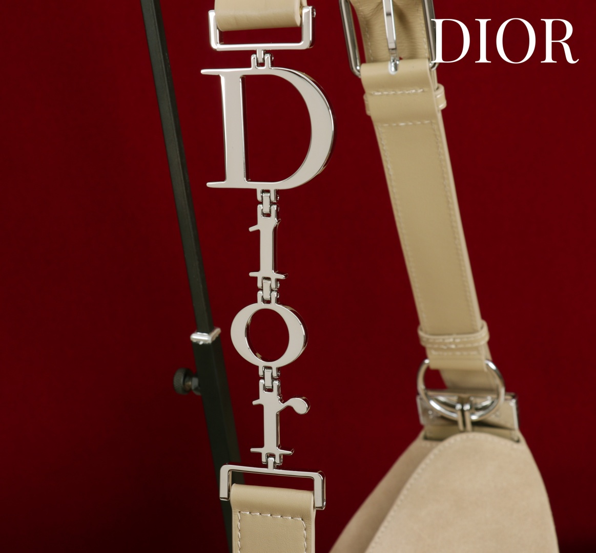  Dior